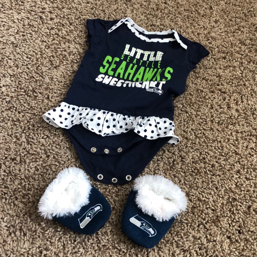 SOLD‼️‼️‼️Baby girl Seahawks outfit